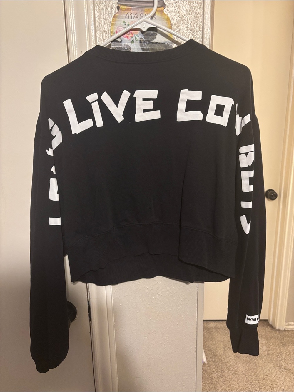 Wrangler Black Cropped Graphic Sweatshirt with White 'LONG LIVE COWBOYS ' Print